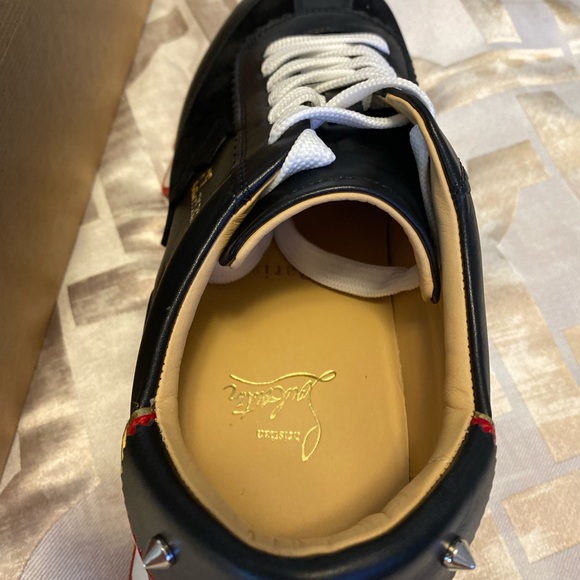 Loubishark Sneaker
CHRISTIAN LOUBOUTIN - Picture 5 of 6